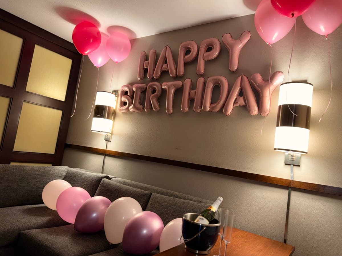 Birthday room decoration